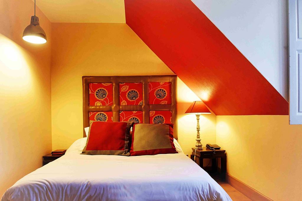 Logis Hotel Le Relais Louis XI Мен-сюр-Луар Екстер'єр фото
