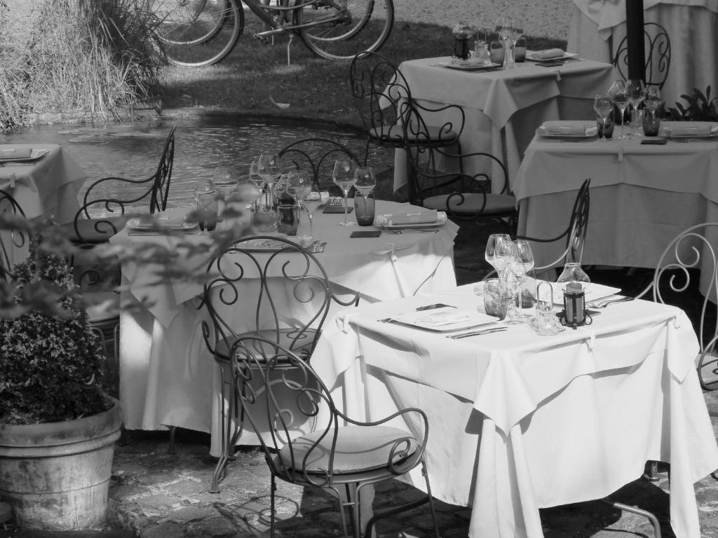 Logis Hotel Le Relais Louis XI Мен-сюр-Луар Екстер'єр фото
