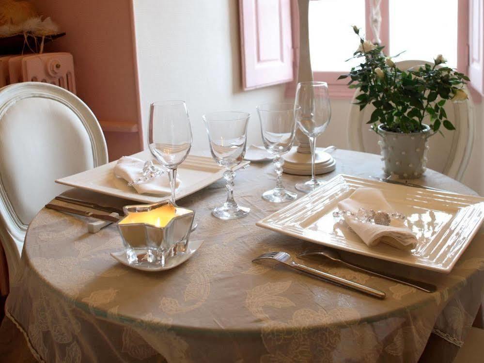 Logis Hotel Le Relais Louis XI Мен-сюр-Луар Екстер'єр фото