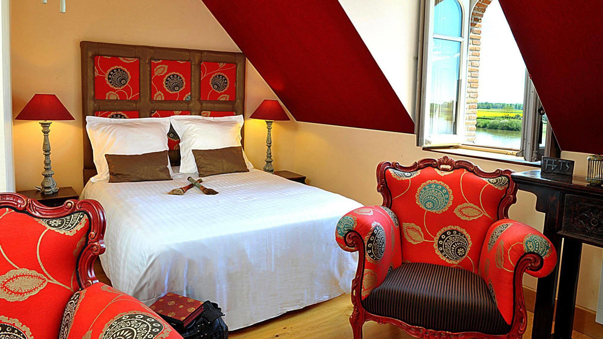 Logis Hotel Le Relais Louis XI Мен-сюр-Луар Екстер'єр фото