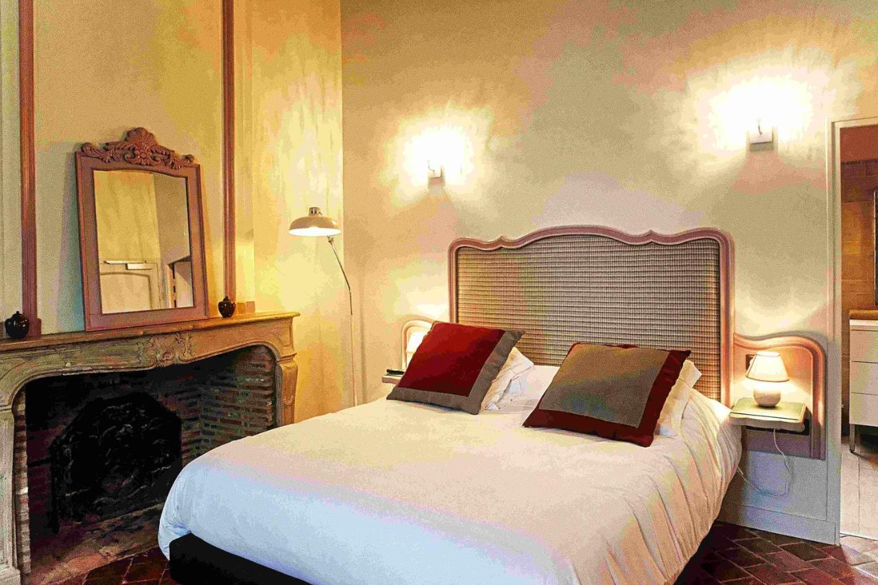 Logis Hotel Le Relais Louis XI Мен-сюр-Луар Екстер'єр фото